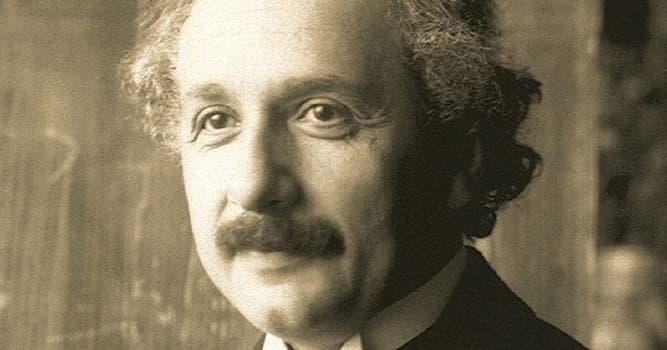 nauka Pytanie-Ciekawostka: W którym roku urodził się Albert Einstein?