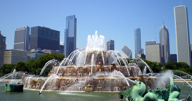 Geography Trivia Question: What is the name of this landmark fountain located in the center of downtown Chicago?