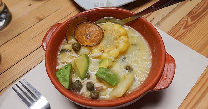 Общество Вопрос: Что из перечисленного — традиционный колумбийский картофельный суп?
