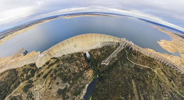 Géographie Question: Dans quel pays se trouve le barrage d'Almendra ?