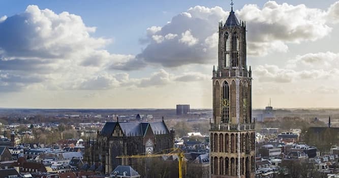 Cultuur Trivia Vraag: Hoe hoog is de domtoren?