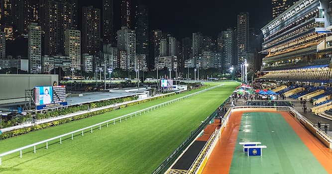 Спорт Вопрос: Какое спортивное сооружение представляет из себя "Хэппи-Вэлли" в Гонконге?
