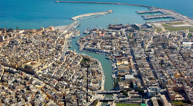 Geografia Domande: Mazara del Vallo è un comune situato in quale paese?