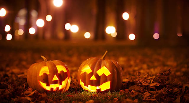 Culture Trivia Question: A jack-o'-lantern is the symbol of which holiday?