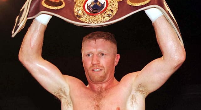 Sport Trivia Question: Steve Collins replaced which boxer due to injury, that gave him his first middleweight title fight?