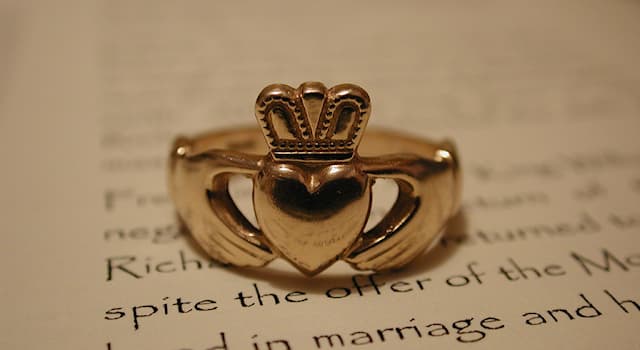 Kultur Wissensfrage: In welchem Land werden die Claddagh-Ringe traditionell als Freundschafts- oder Verlobungsringe benutzt?