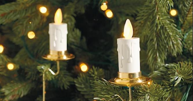 Cultuur Trivia Vraag: Wat was de voorloper van elektrische verlichting in een kerstboom?