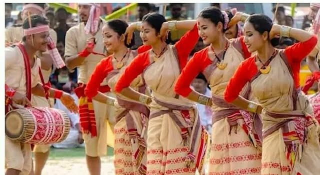 Culture Trivia Question: What is the primary traditional dress of Assamese women in India?