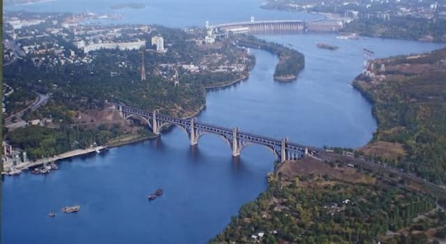Géographie Question: Dans quelle mer se jette le Dniepr ?