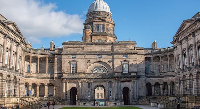 Toplum Trivia Sorusu: Edinburgh Üniversitesi hangi ülkede bulunmaktadır?