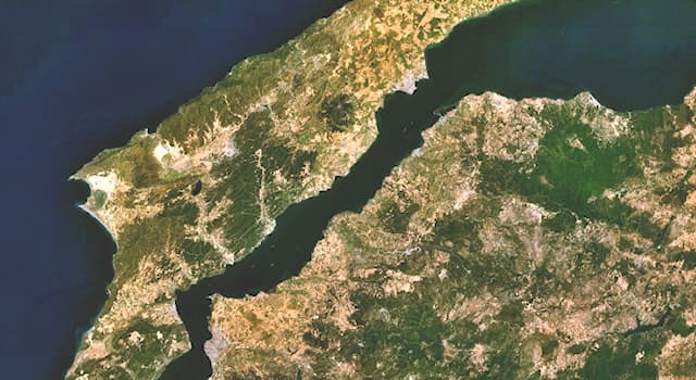 Géographie Question: Le détroit des Dardanelles est un passage maritime reliant quelles mers ?