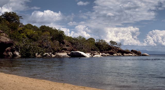 Géographie Question: Quels pays se partagent les rives du lac Malawi ?