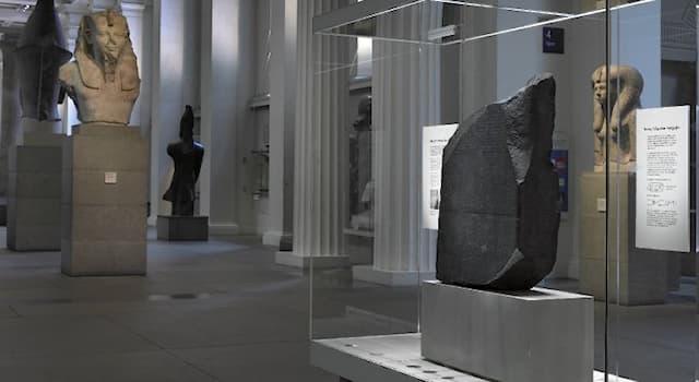 Culture Question: Où se trouve actuellement la pierre de Rosette, découverte durant la campagne d'Égypte de Bonaparte ?