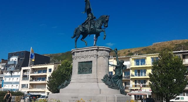 Culture Question: Où se trouve cette statue du général argentin San Martín, un des héros des indépendances sud-américaines ?