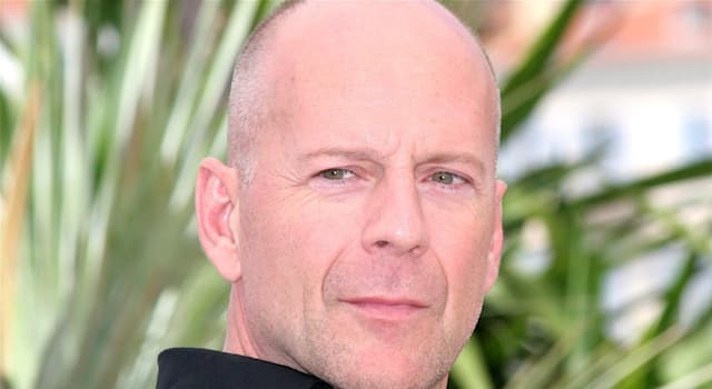 Filmy Pytanie-Ciekawostka: Z powodu jakiej choroby   Bruce Willis skończył karierę?