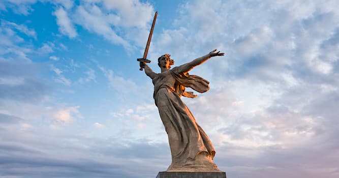 Culture Question: Dans quelle ville russe se trouve la statue de la Mère-Patrie ?
