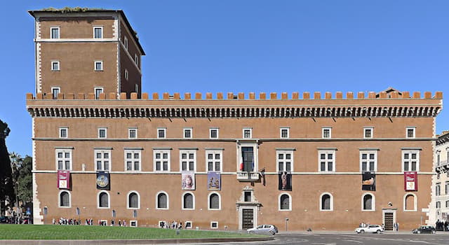 Géographie Question: Où se trouve le Palazzo Barbo ou Palazzo Venezia ?
