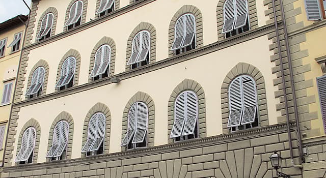 Aardrijkskunde Trivia Vraag: Waar bevindt zich Palazzo Pascolutti Giani?