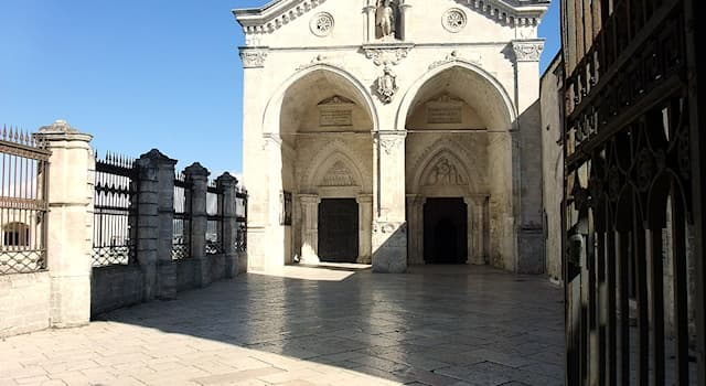 Kültür Trivia Sorusu: Başmelek Aziz Mikail'in Tapınağı Nerede Bulunur?