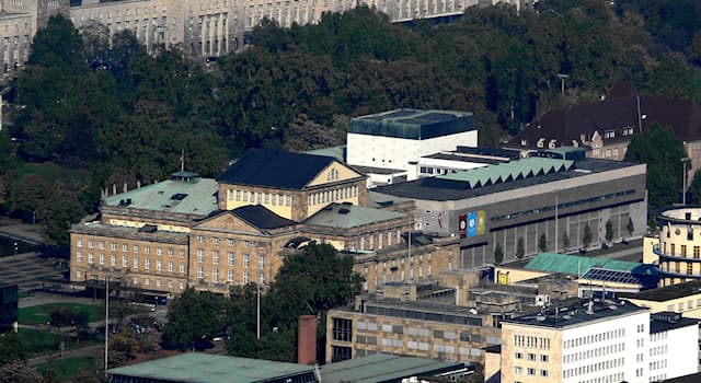 Culture Question: Dans quel pays se trouve le Théâtre d'État de Stuttgart ?
