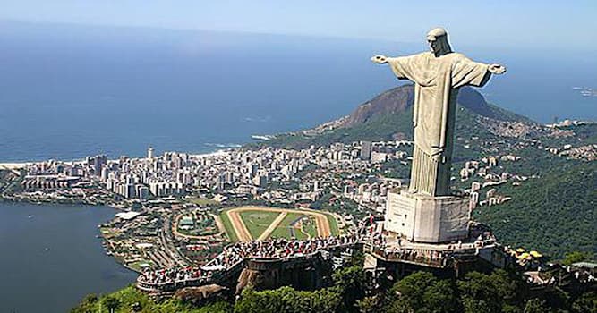 Culture Question: Quel sculpteur français a réalisé la statue du Christ Rédempteur dominant Rio de Janeiro ?