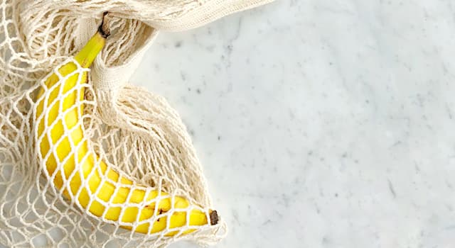 Culture Trivia Question: In a banana split, how is the banana presented?