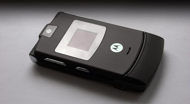 Maatschappij Trivia Vraag: Welke bedrijf lanceerde de iconische RAZR V3 in 2004?