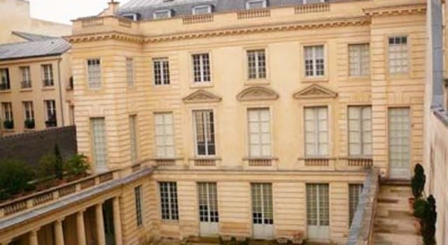 Société Question: L’hôtel d’Hallwyll est un hôtel particulier situé dans quelle ville française ?