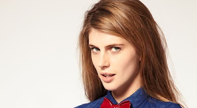 Société Question: Qui est Jennifer Messelier ?