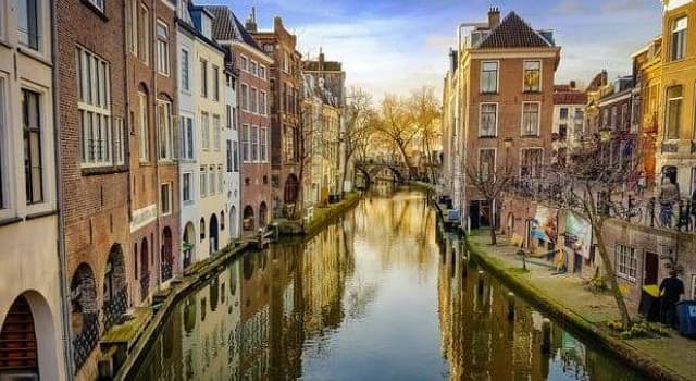 Géographie Question: Utrecht est une ville de quel pays ?