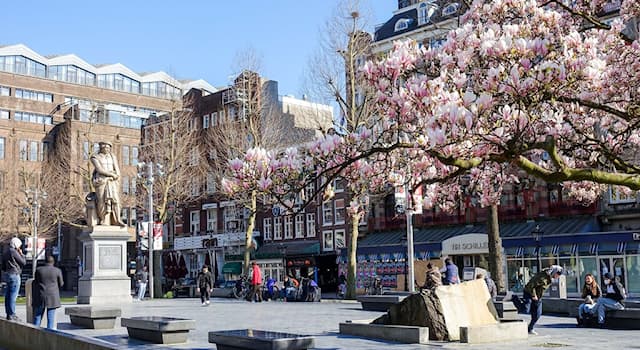 Geografía Pregunta Trivia: ¿En qué capital europea se encuentra la plaza Rembrandtplein (Plaza Rembrandt)?