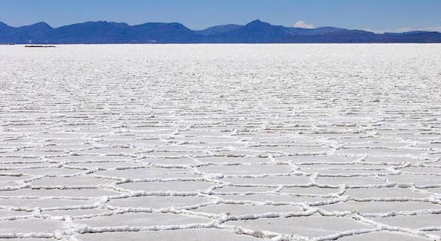 Nature Trivia Question: Which is true about Salar de Uyuni?