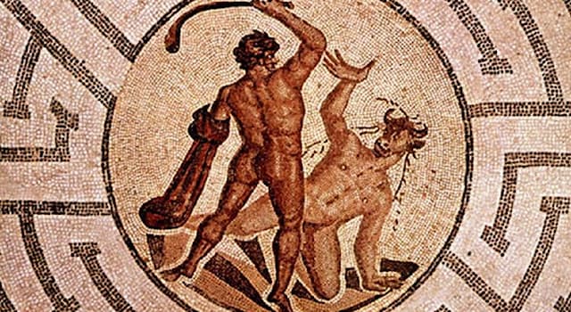 Culture Question: Dans la mythologie grecque, la légende la plus célèbre de Thésée est son combat contre qui ?