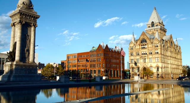 Culture Question: Dans quel État américain se trouve la ville de Syracuse ?