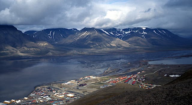 Géographie Question: Dans quel pays se trouve Longyearbyen, la ville la plus septentrionale de la Terre ?