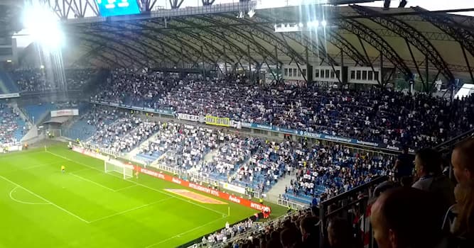 sport Pytanie-Ciekawostka: Gdy na trybunach stadionu pada hasło: "Let's do the Poznań", kibice piłkarscy ...?