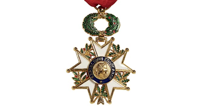 Société Question: Laquelle de ces propositions ne désigne pas un grade de la Légion d'honneur ?