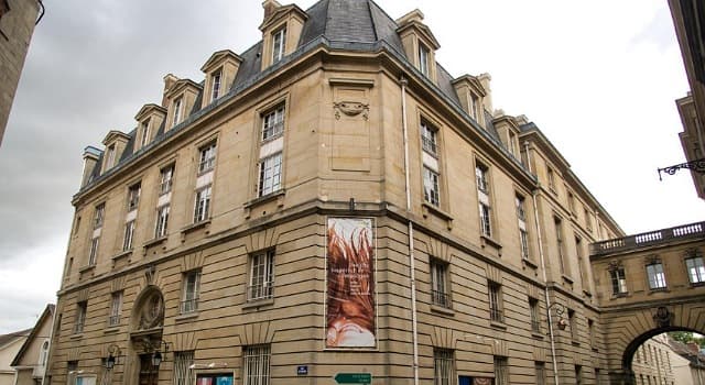 Culture Question: Le théâtre impérial de Compiègne a été inauguré en quelle année ?