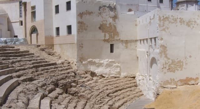 Géographie Question: Le théâtre romain de Gadès (aujourd'hui Cadix, en Espagne) a été découvert en quelle année ?