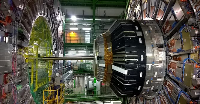 nauka Pytanie-Ciekawostka: Na której granicy państwie leży Europejska Organizacja Badań Jądrowych CERN?