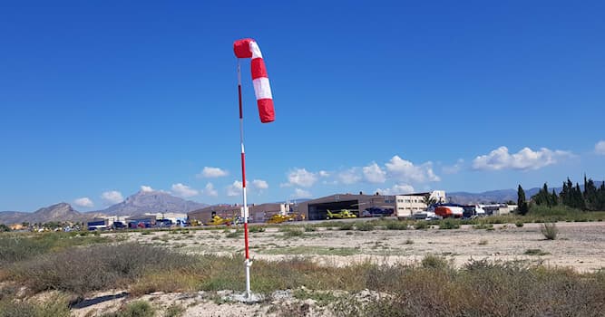 Kultura Pytanie-Ciekawostka: Do czego służy rękaw wiatrowy?