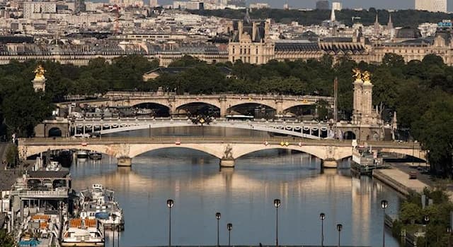 Géographie Question: Quel fleuve traverse Paris ?