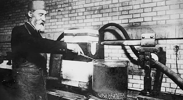 Сiencia Pregunta Trivia: ¿Quién es considerado el descubridor del flúor?