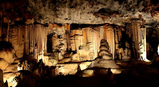 Las cuevas Cango Since-when-were-africa-s-biggest-cave-system-cango-caves-inhabited