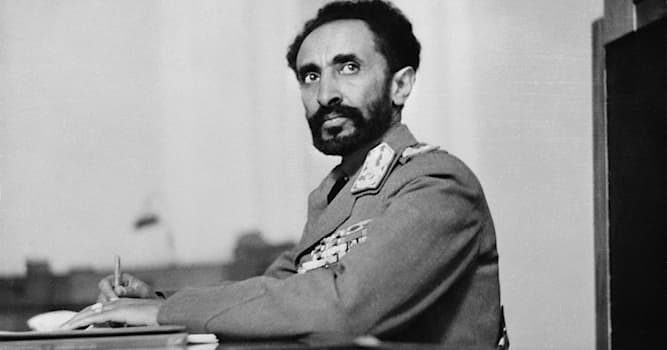 historia Pytanie-Ciekawostka: To Haile Selassie, dawny cesarz Etiopii. Czyim jest potomkiem według oficjalnej etiopskiej genealogii?