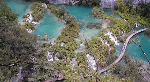 natura Pytanie-Ciekawostka: W jakim kraju znajduje się Park Narodowy Jezior Plitwickich?