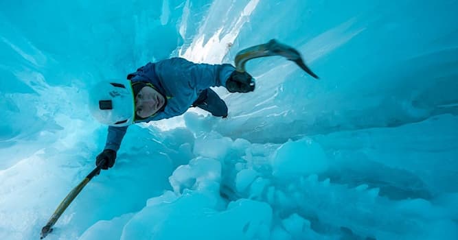 Films et télé Question: A quel grimpeur le documentaire de 2021 "The alpinist" est-il consacré ?