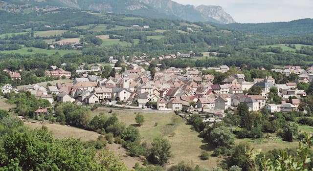 Géographie Question: Dans quel pays se trouve la commune de Saint-Bonnet-en-Champsaur ?