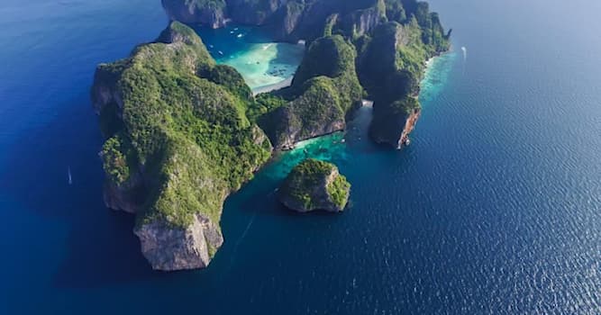 Géographie Question: Dans quel pays se trouvent les îles Phi Phi ?
