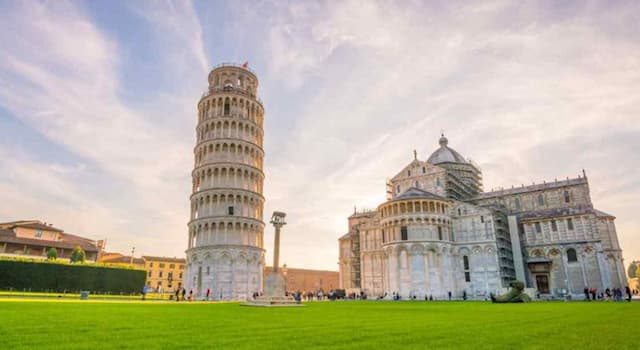 Aardrijkskunde Trivia Vraag: In welk land staat de scheve toren van Pisa, die op de afbeelding te zien is?